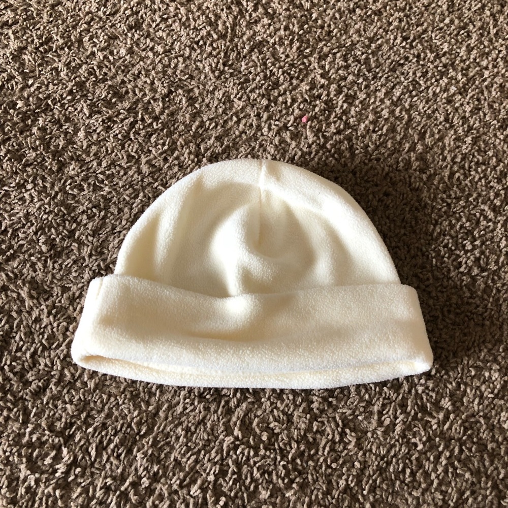 Basic white winter hat. Joe Boxer Brand